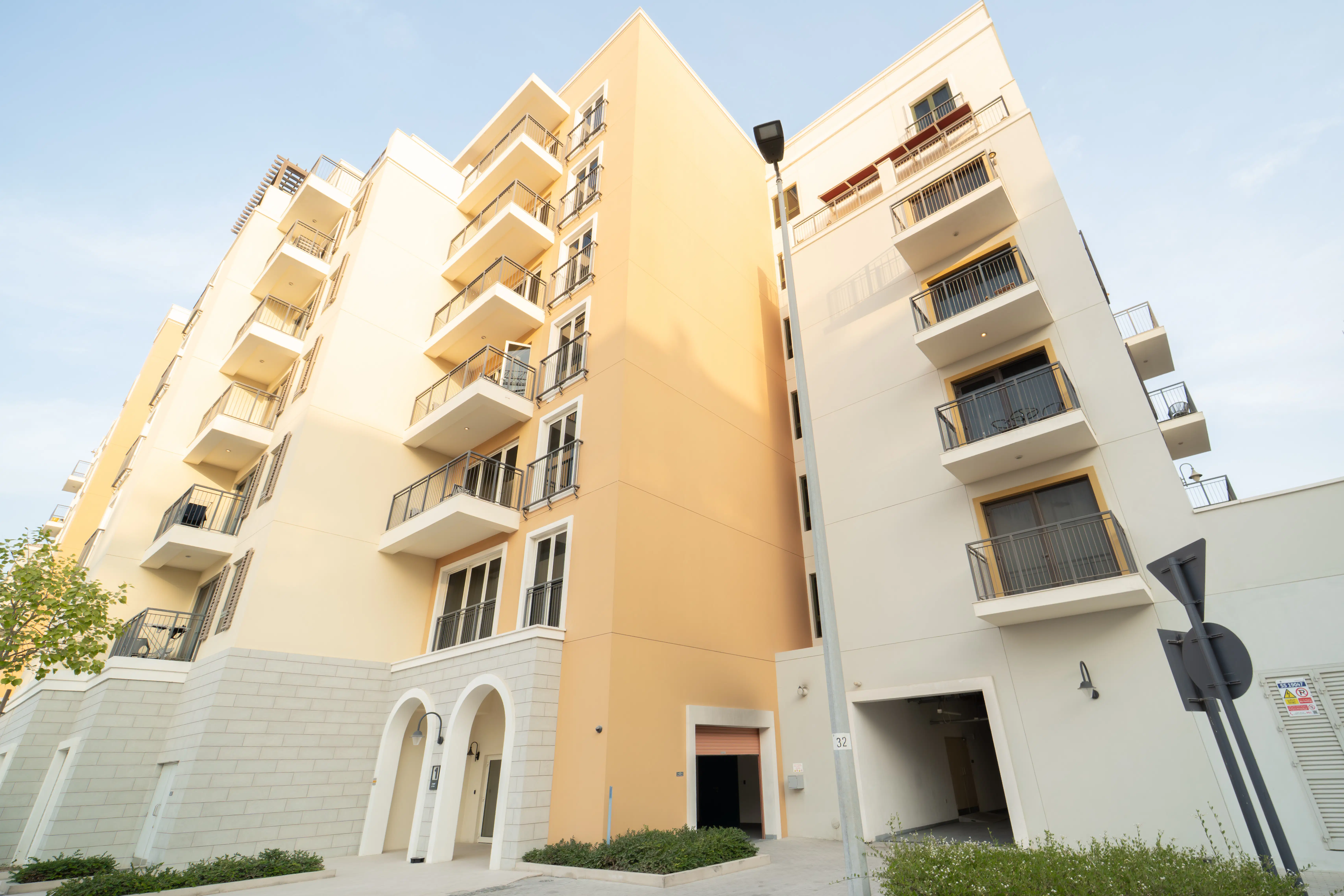 Le Pont, Building 1